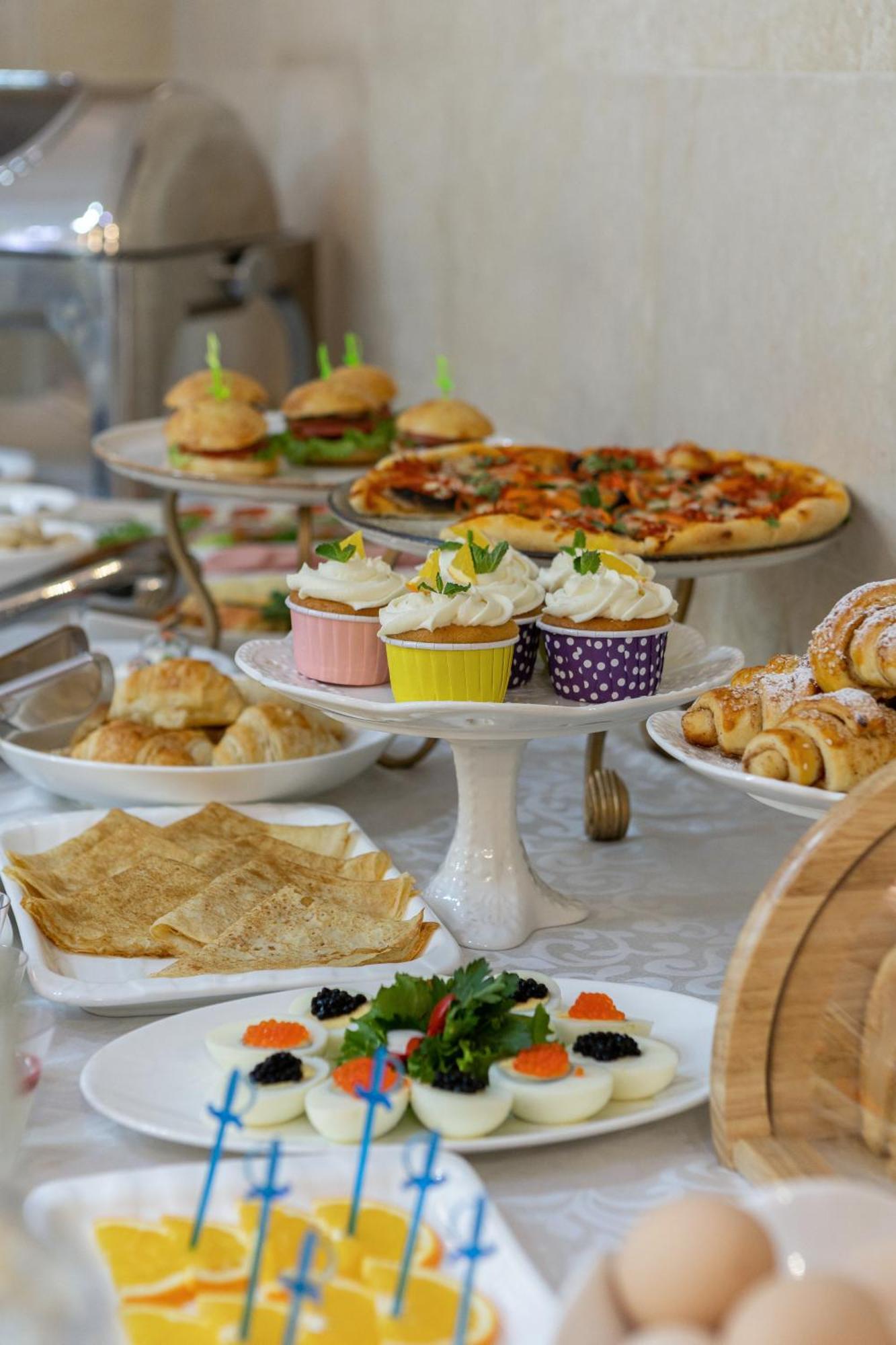 Soluxe Hotel Bişkek Dış mekan fotoğraf