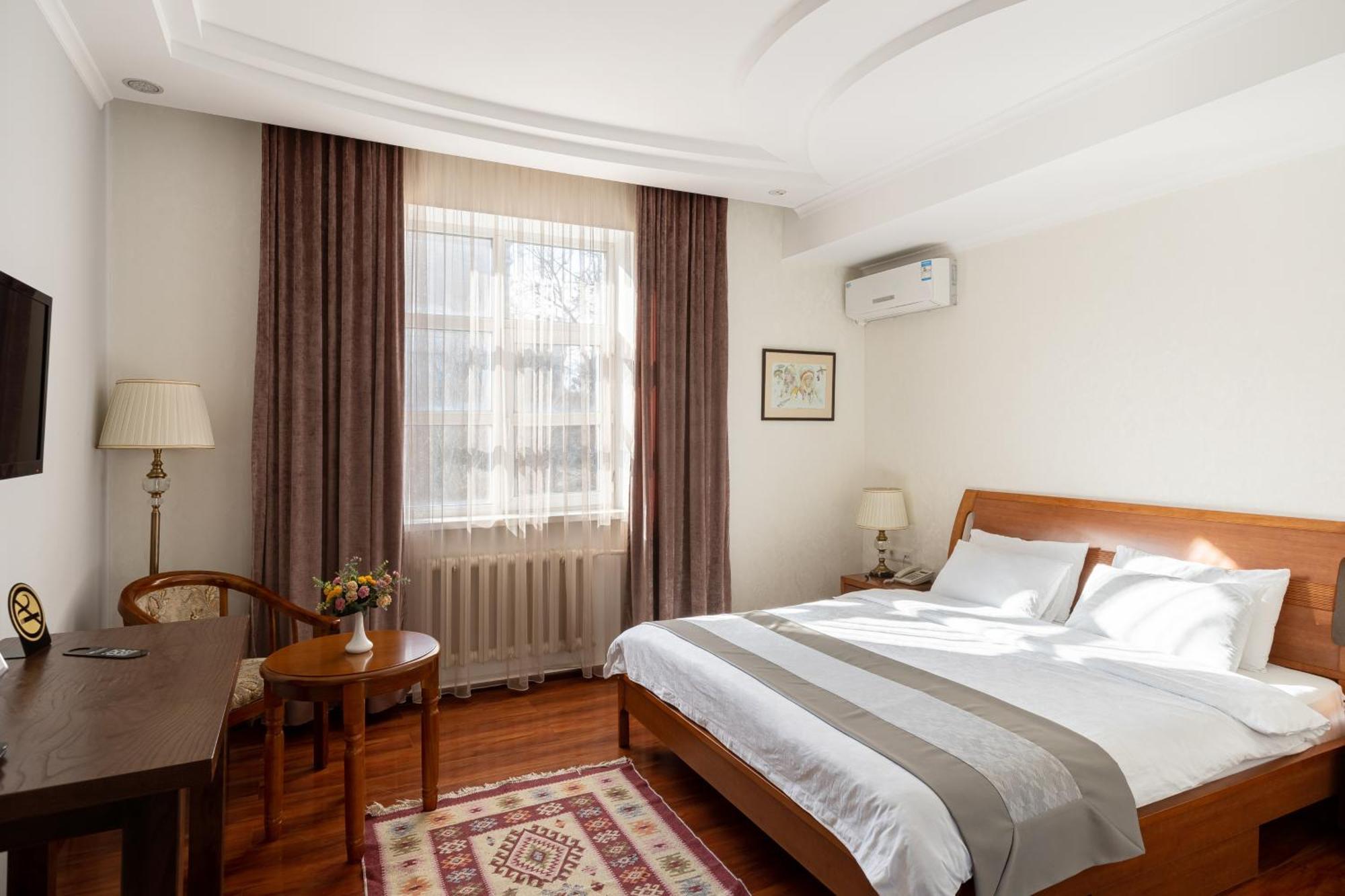 Soluxe Hotel Bişkek Dış mekan fotoğraf