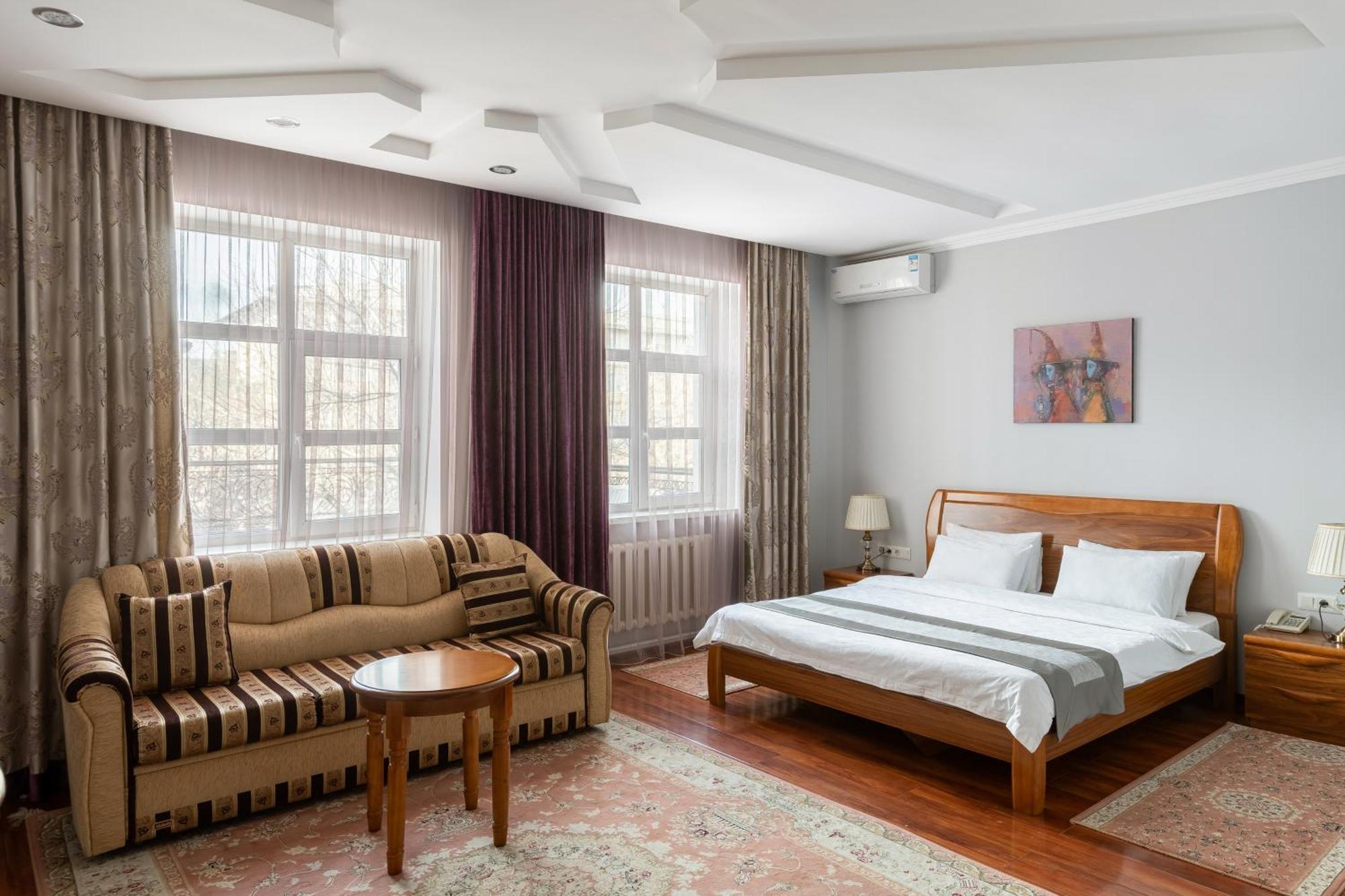Soluxe Hotel Bişkek Dış mekan fotoğraf