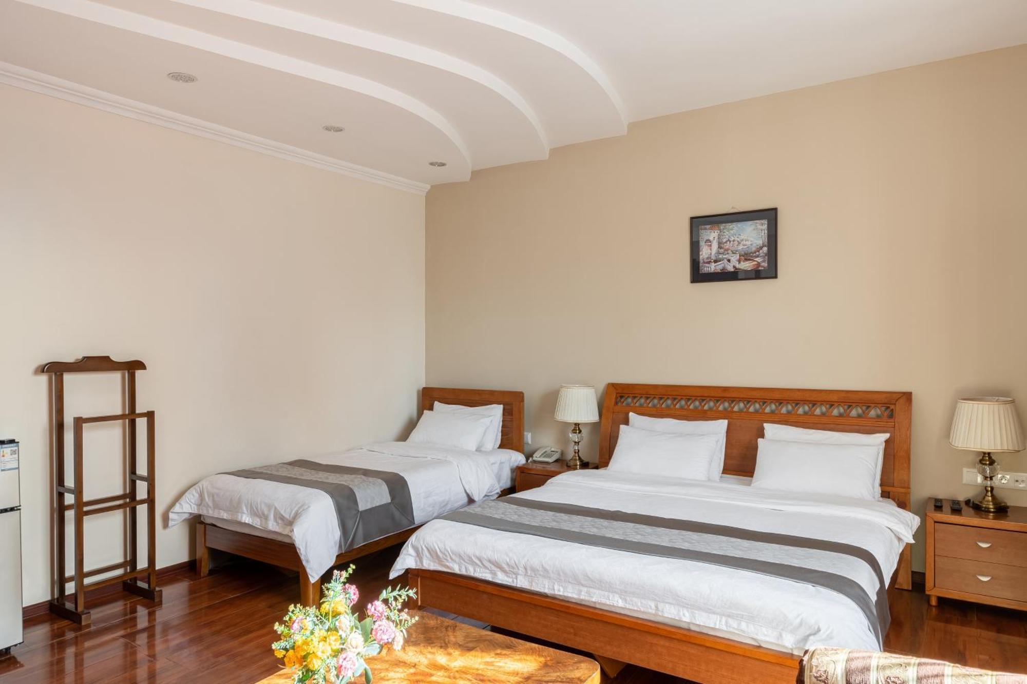 Soluxe Hotel Bişkek Dış mekan fotoğraf
