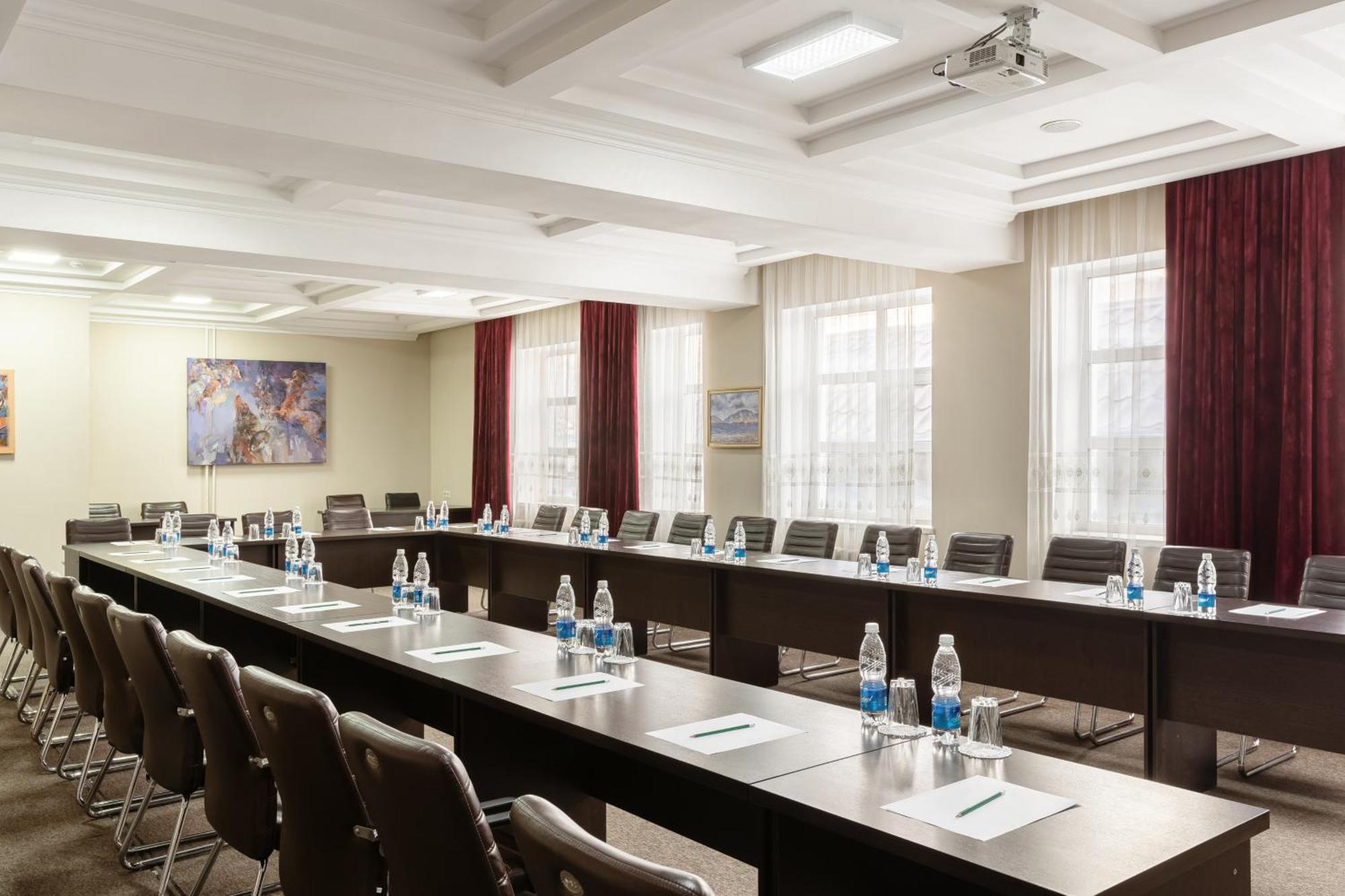 Soluxe Hotel Bişkek Dış mekan fotoğraf