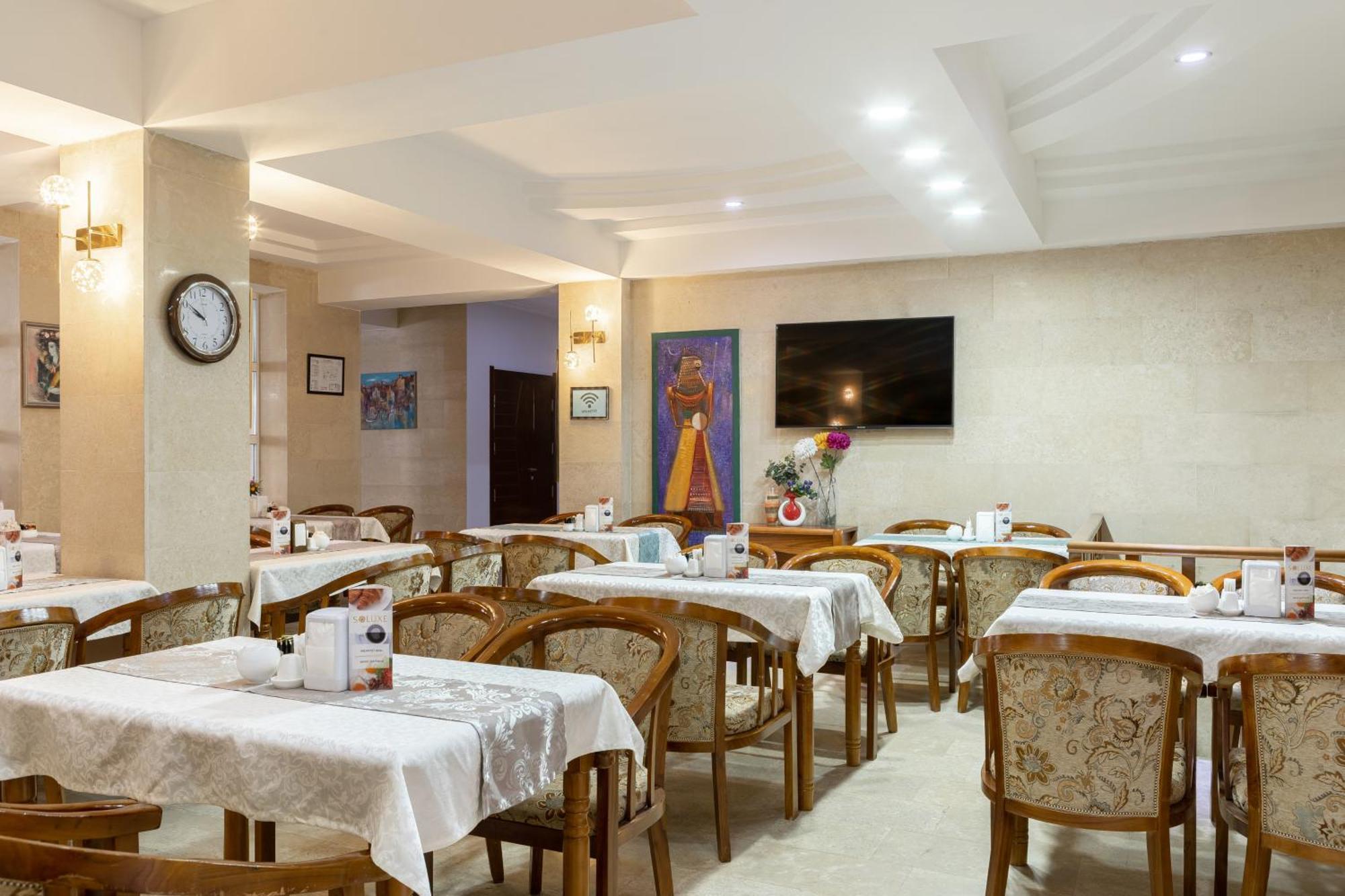 Soluxe Hotel Bişkek Dış mekan fotoğraf