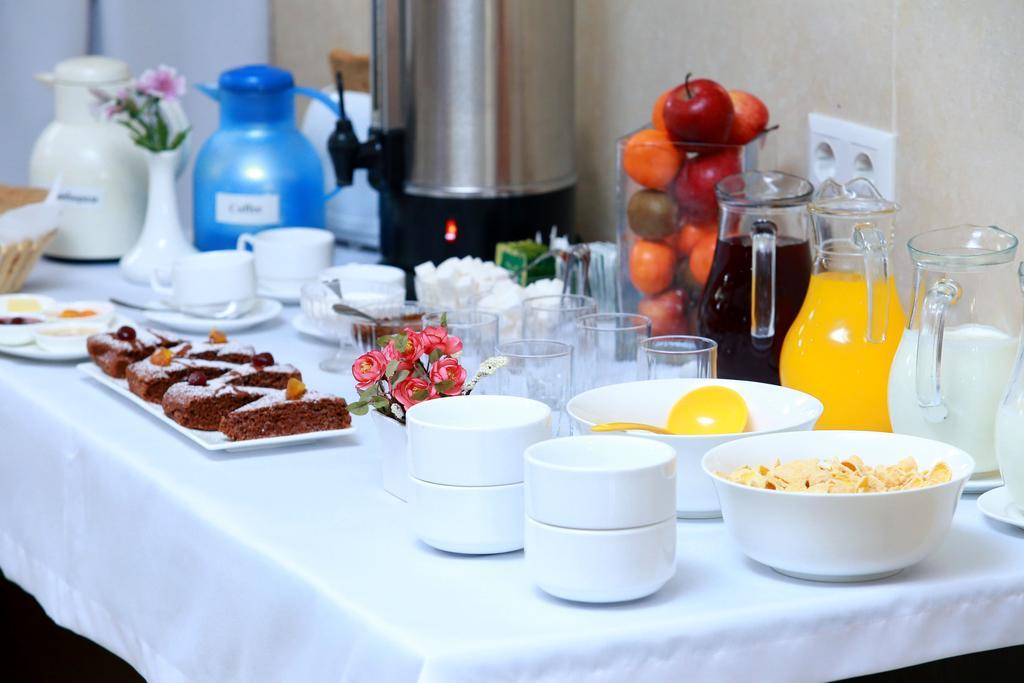 Soluxe Hotel Bişkek Dış mekan fotoğraf