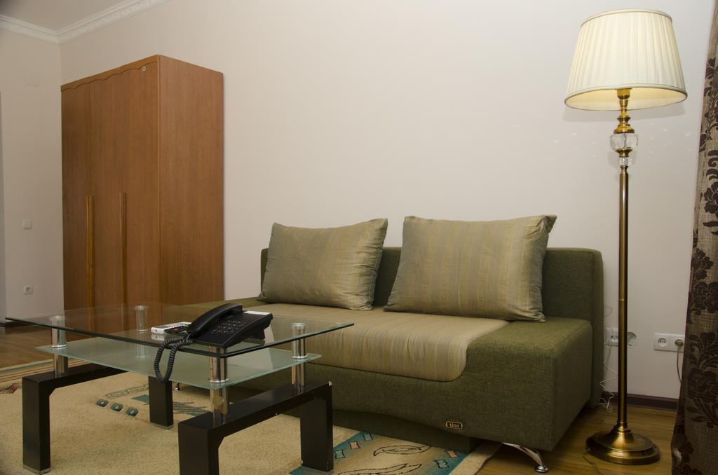 Soluxe Hotel Bişkek Dış mekan fotoğraf